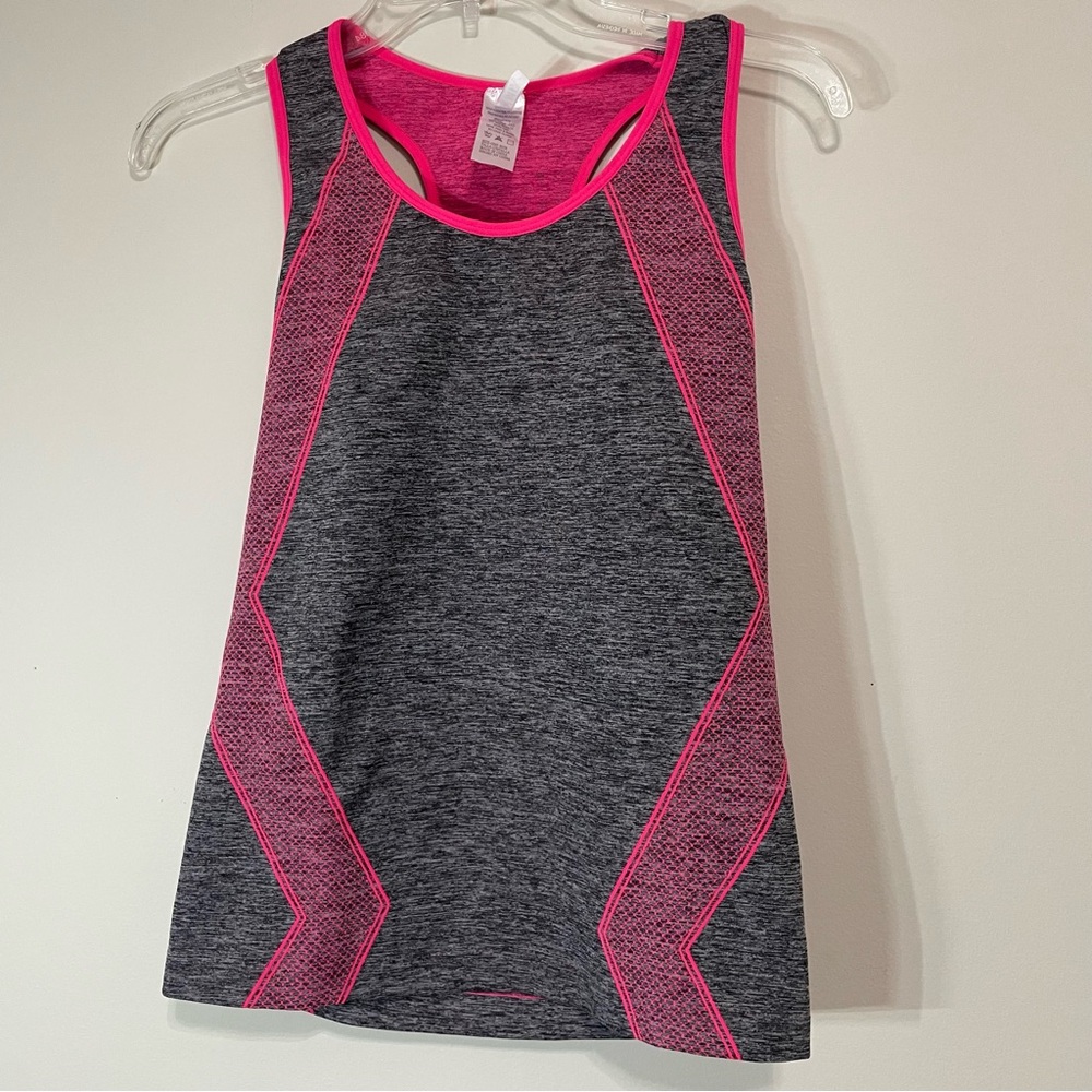New Mix Fuchsia Heathered Athletic Top Size- One Size ~ See‎ Measurements